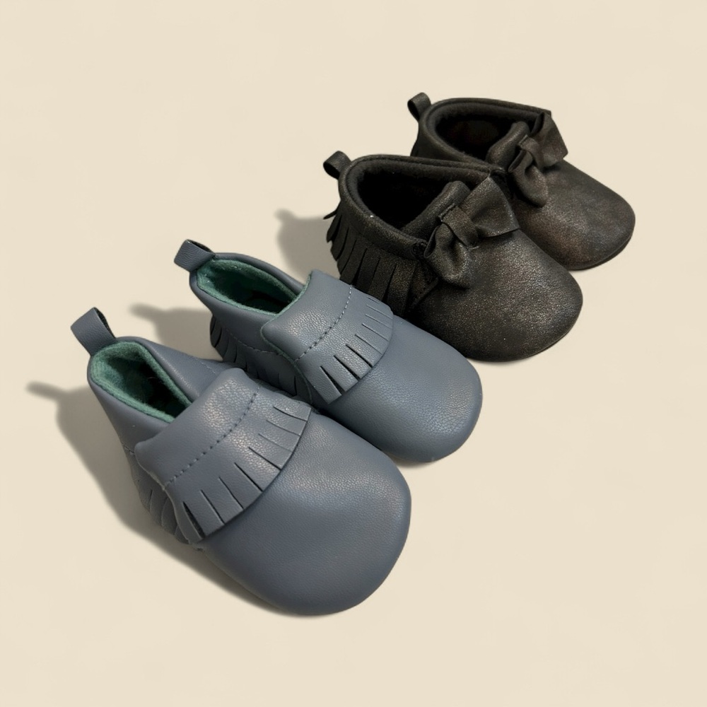 2 pairs of cute baby moccasins (size: 3-6 months) Leather slip on